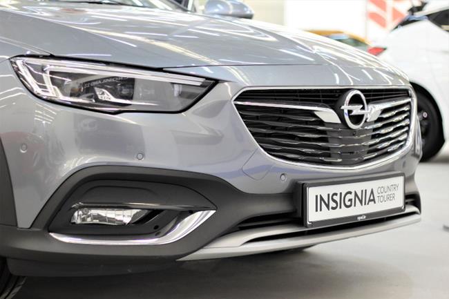Przód samochodu Opel Insignia