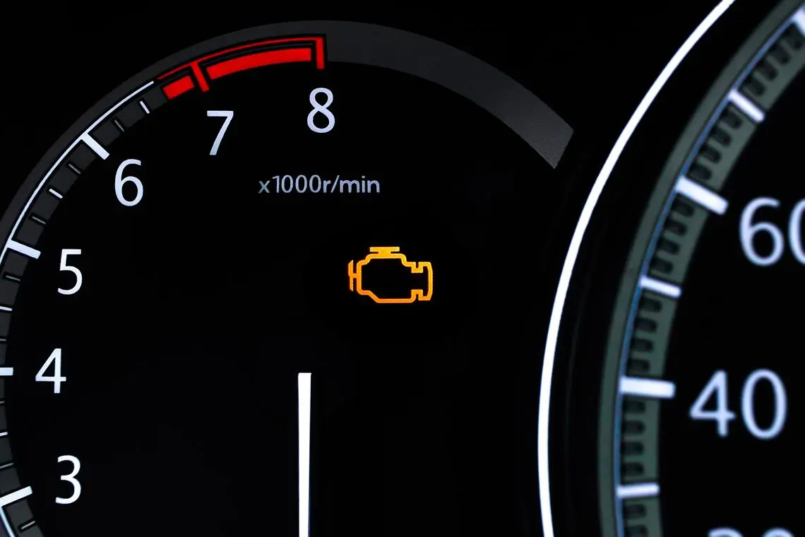 Kontrolka Check Engine