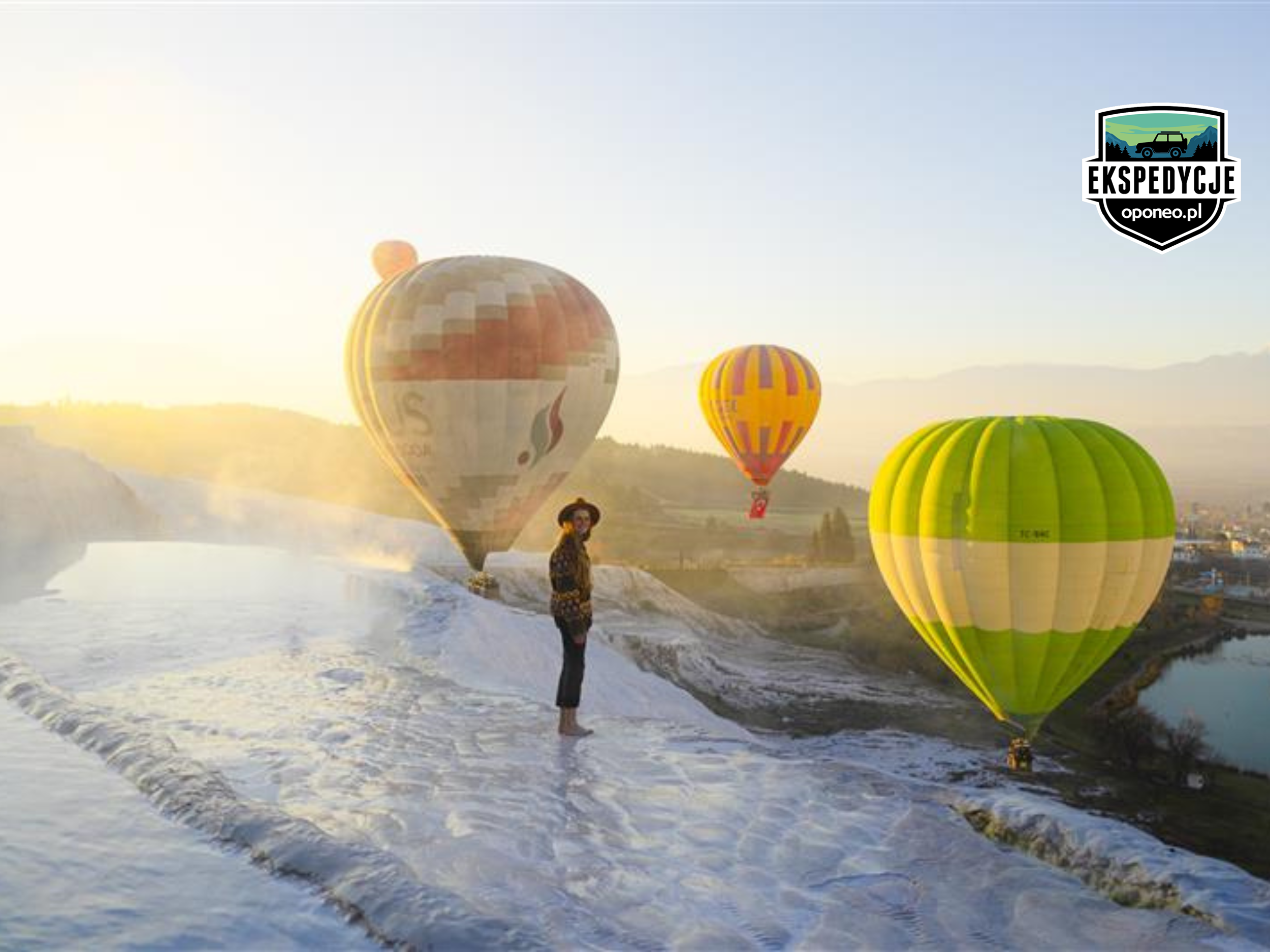 bohaterka tureckiej ekspedycji Oponeo wśród balonów