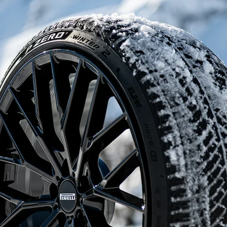 Ośnieżona opona P Zero Winter 2