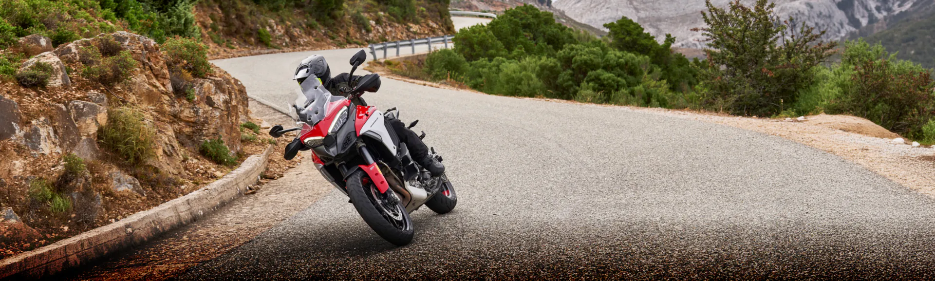 Promocja Pirelli Moto - tło