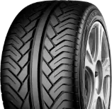 Zbliżenie bieżnika Yokohama ADVAN S/T V802 275/50 R20 113 W XL, MO