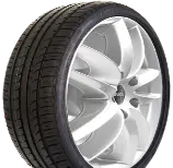 Zbliżenie bieżnika Fortune FSR701 235/45 R18 98 W