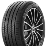 Zbliżenie bieżnika Michelin Primacy 4 245/45 R17 99 Y XL, MO