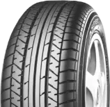 Zbliżenie bieżnika Yokohama A349 215/55 R17 94 V