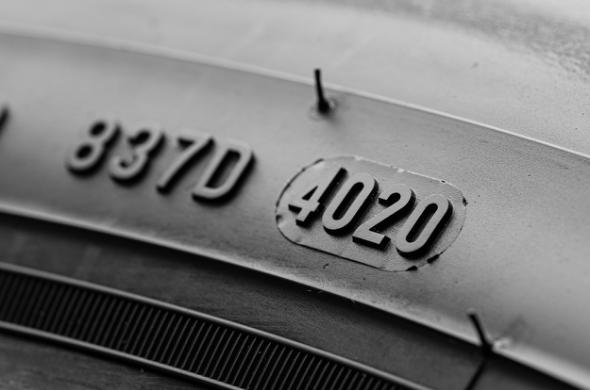 Data produkcji opony – jak sprawdzić, kiedy powstało ogumienie?