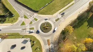 Jak jeździć po rondach? Zasady, pierwszeństwo i najczęstsze błędy