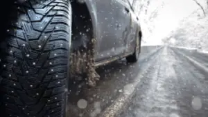 Opony z kolcami a warunki w Polsce