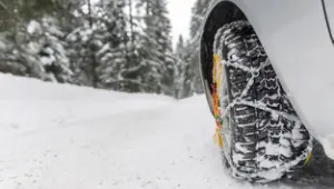 Przepisy dotyczące stosowania łańcuchów śniegowych w Polsce i w Europie